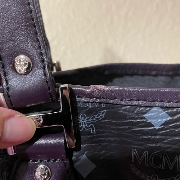 MCM Jumbo Shopping Tote - Picture 7 of 16